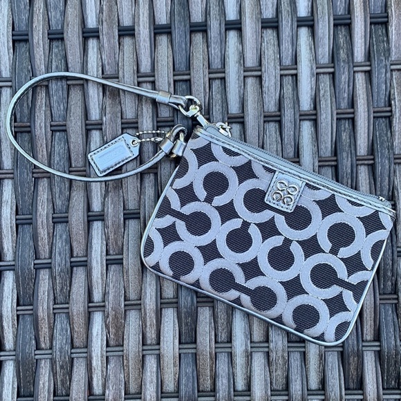 NWOT COACH ‘Julia Op Art’ Wristlet - Black/Gunmetal Gray/Silver - Picture 3 of 14